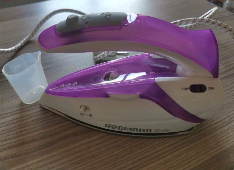 Складной утюг с режимом отпаривания Redmond 3