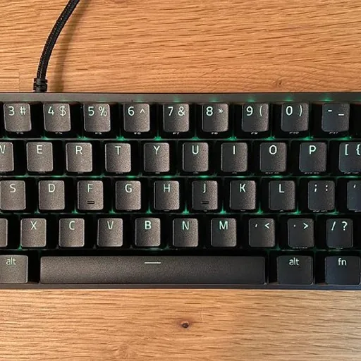 Игровые наушники Logitech G Pro X, клавиатура Razer Huntsman Mini