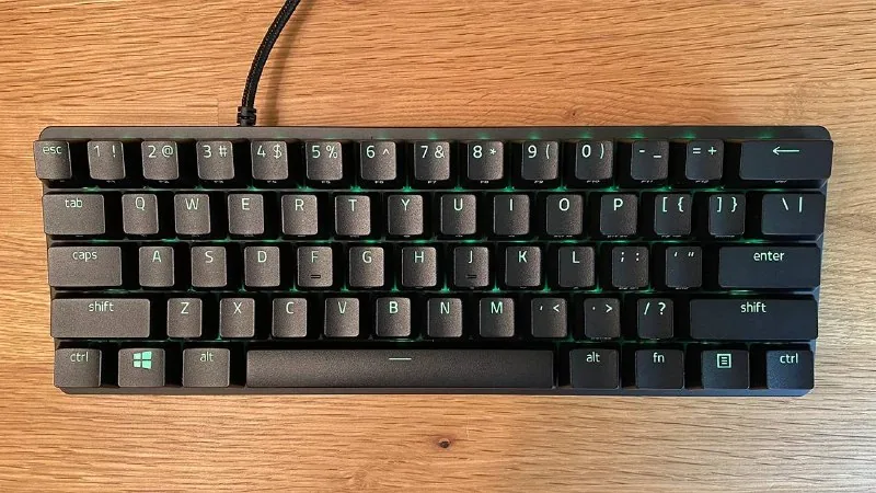 Игровые наушники Logitech G Pro X, клавиатура Razer Huntsman Mini 1