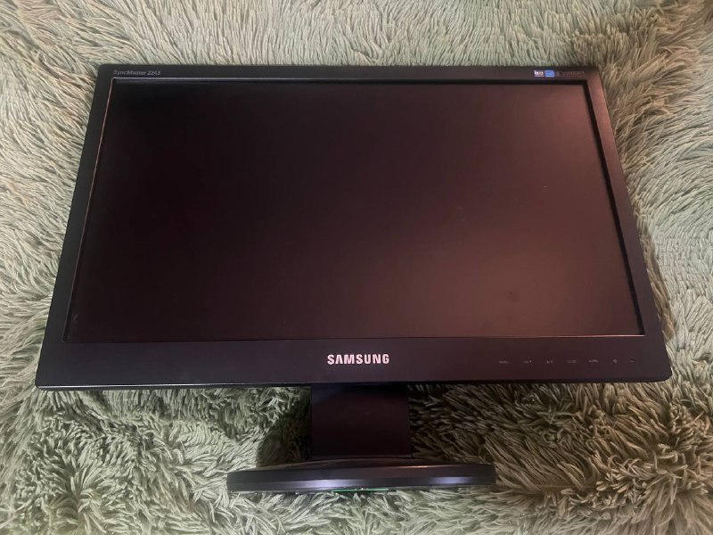 Монитор Samsung 19 дюймов, 60 Гц, два кабеля