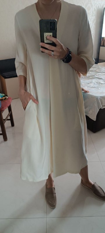 Платье белое COS, бермуды COS, блуза COS, ремень Twin-set, платье Pianura studio