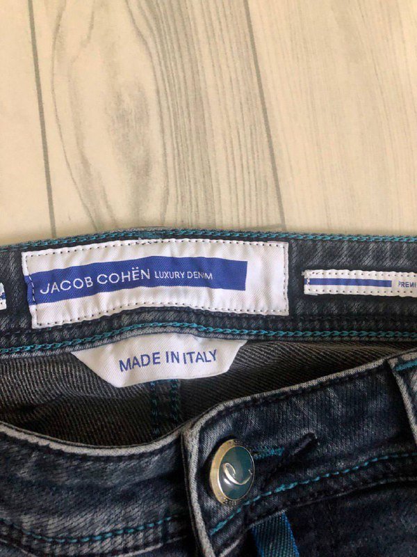 Халат, черные и синие женские джинсы 4