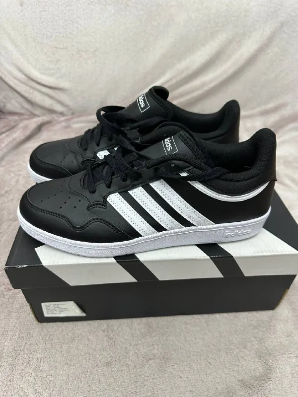 Кроссовки Adidas 1