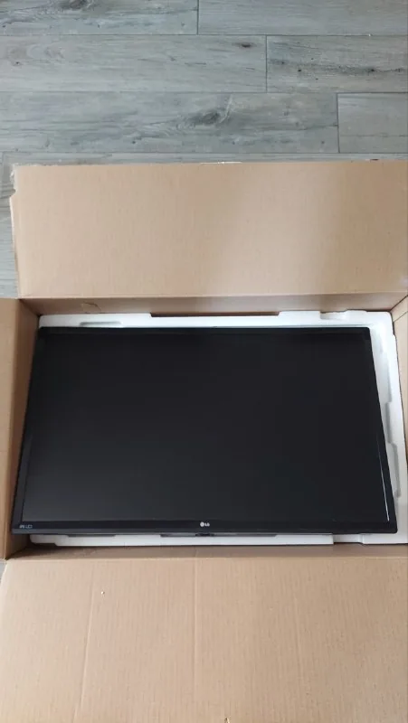 Монитор LG 1
