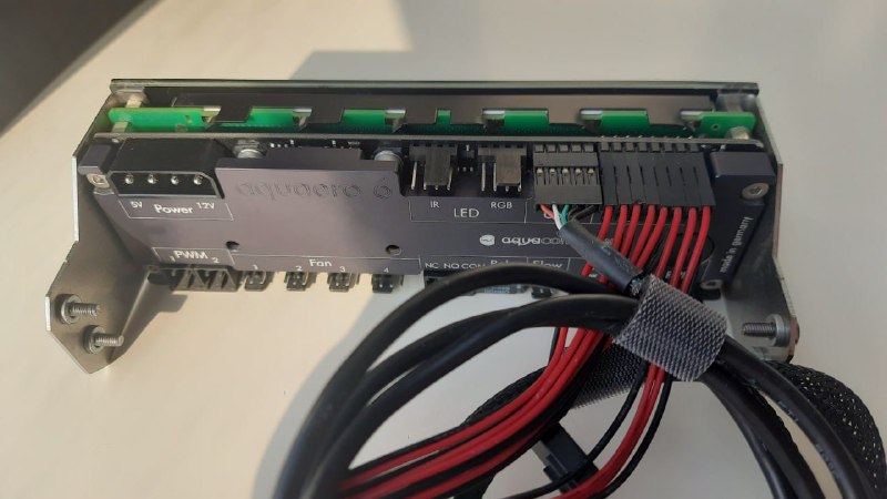 Контроллер Aquaero 6 PRO, радиатор, USB и PWM кабели 2