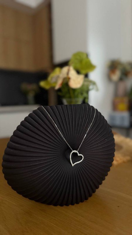 Юбка Gucci, худи, шапочка Sonya Rikel, платье Zara, костюм Zara, юбка Plein Sud, кеды DIOR, браслет Louis Vuitton, кольцо Swarovski, кулон Swarovski 9