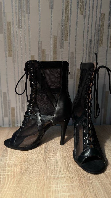 Обувь High hills и Кроссовки Reebok размер 35 2