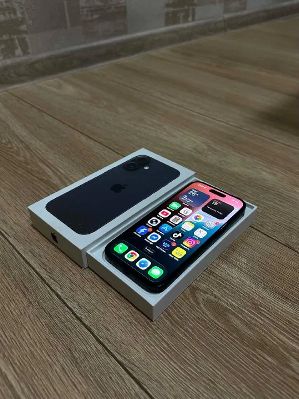 iPhone 16 1