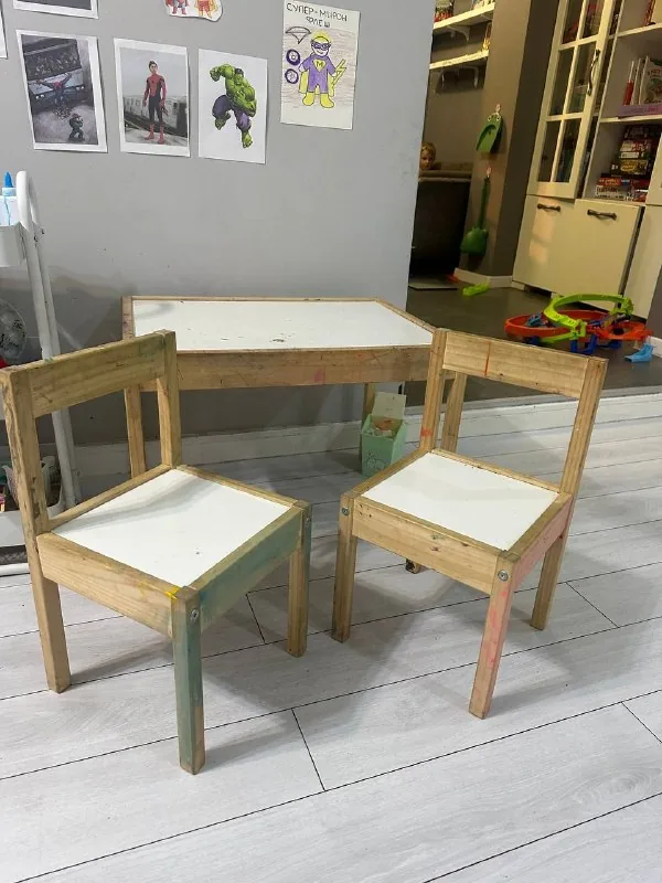 Детский стол и два стульчика IKEA LÄTT 1