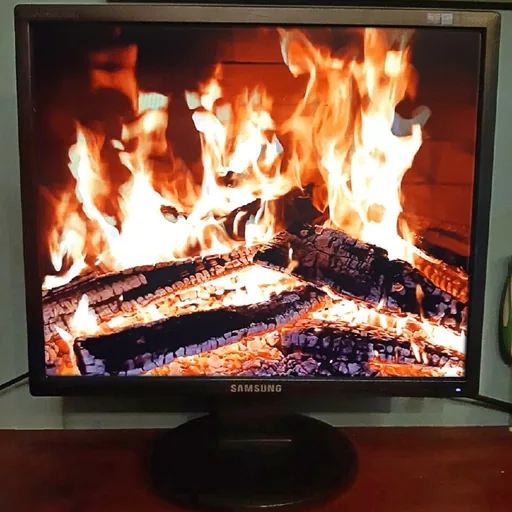 Монитор Samsung, ноутбук