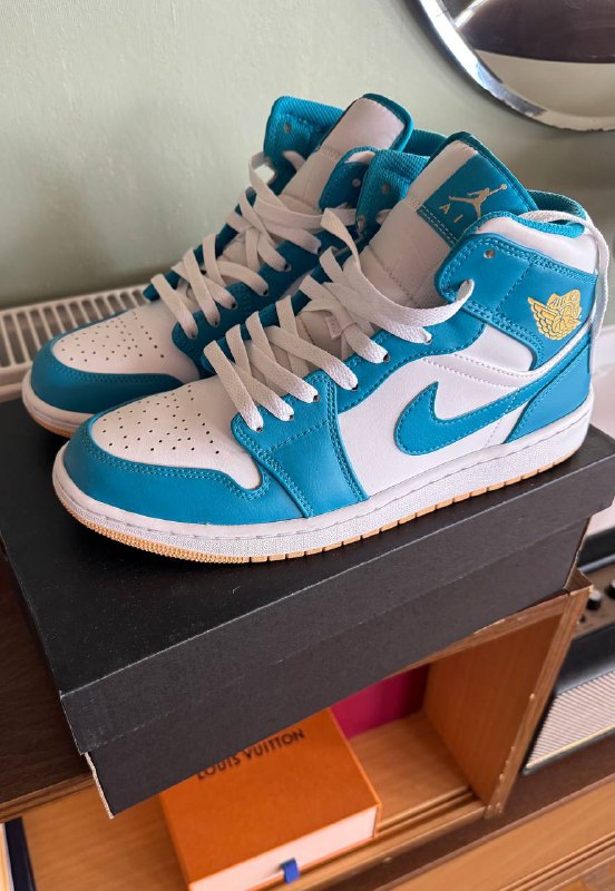 кроссовки Air Jordan 1 Mid 2