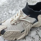 Женские новые кроссовки 1