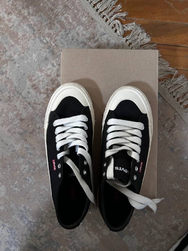 Кожаная женская куртка, Кеды Levi’s, Юбка S 6