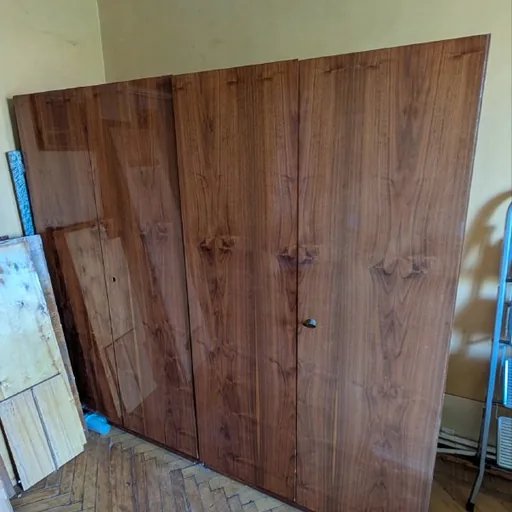 Шкафы, гардеробы