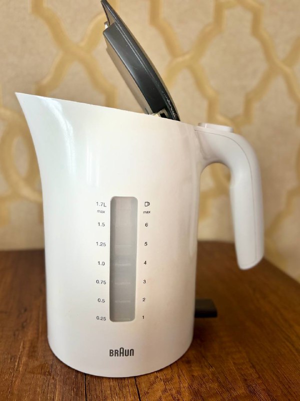 Чайник Braun 4