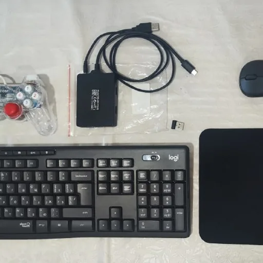 Компьютерный набор, клавиатура, геймпад, USB-хаб, микрофон, аудиокарта, колонки