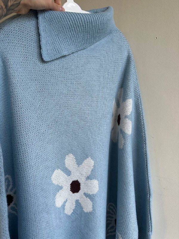 Пончо-свитер с длинными рукавами и высоким воротом 5