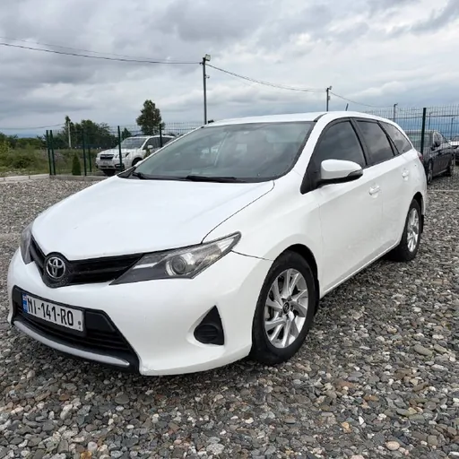 Toyota Auris 2015