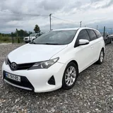 Toyota Auris 2015 1