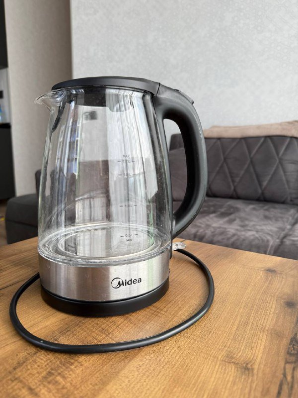 Вентилятор, лампы, чайник, мусорное ведро, гладильная доска, пинцеты, чехол на iPhone, мокасины, костюмы, лоферы 2