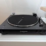 Телевизор LG 43UP76703LB, проигрыватель audio-technica AT-LP60XBT, колонки Edifier R1100 3