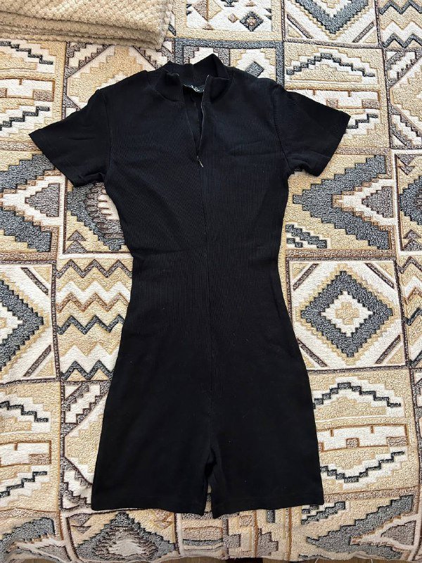 Комбинезон спортивный на молнии спереди новый М короткий рукав