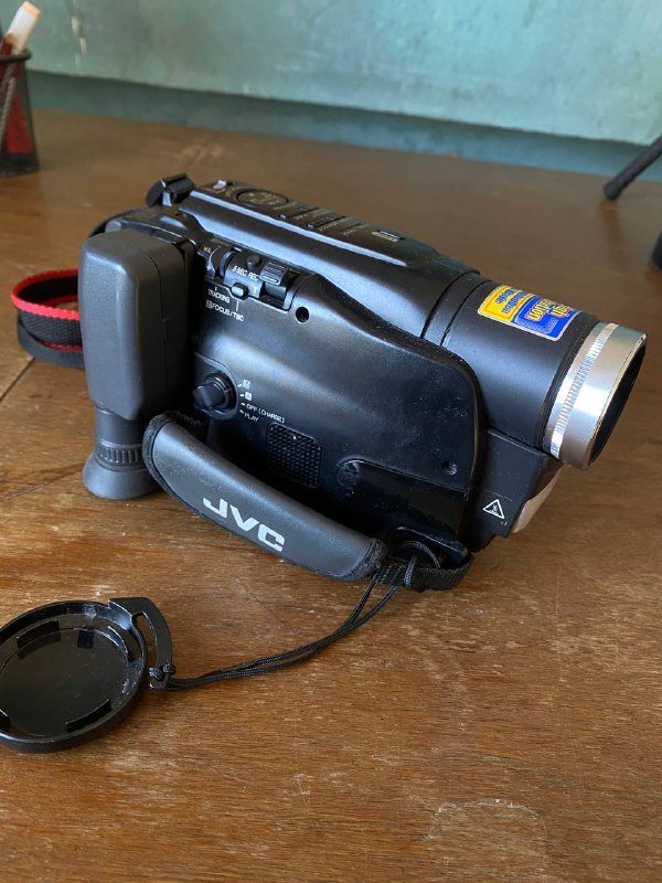 JVC компактный видеокамкордер VHS с аксессуарами 2