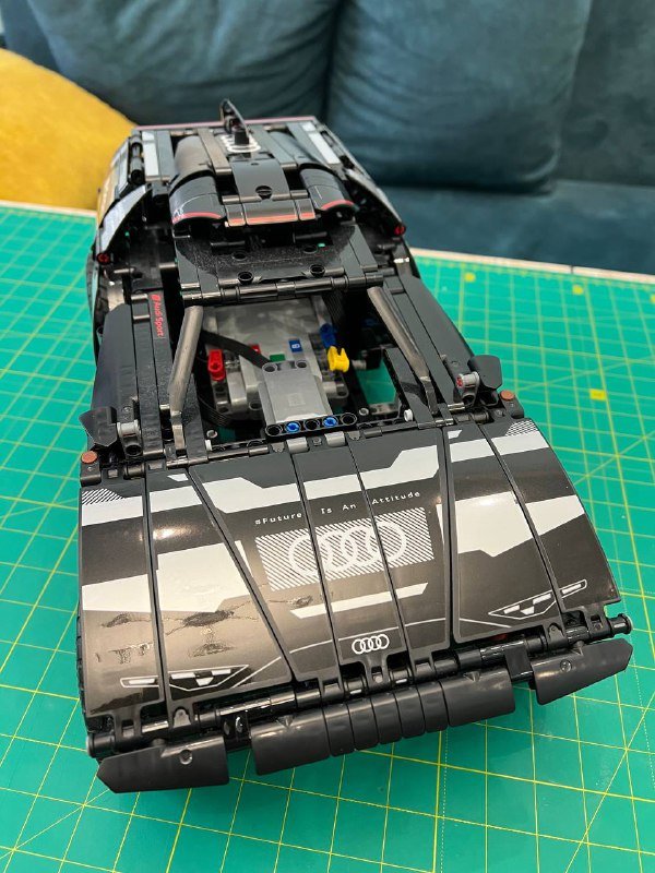 Lego Technic 42160 Audi RS Q e-tron набор 2