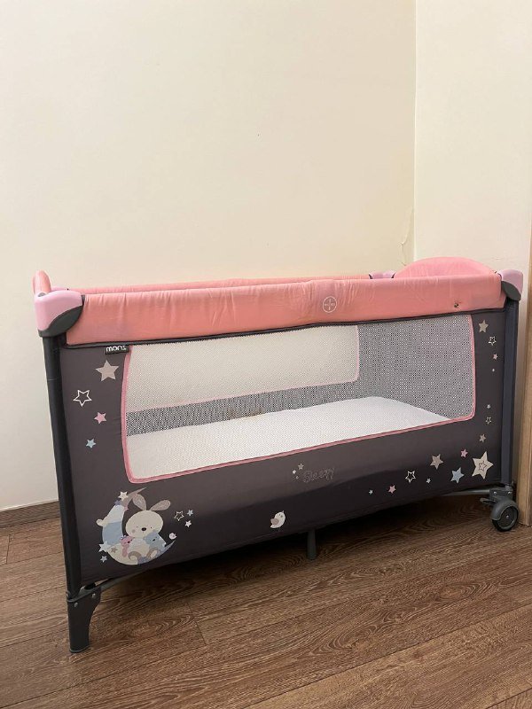 Манеж-кроватка с матрасом