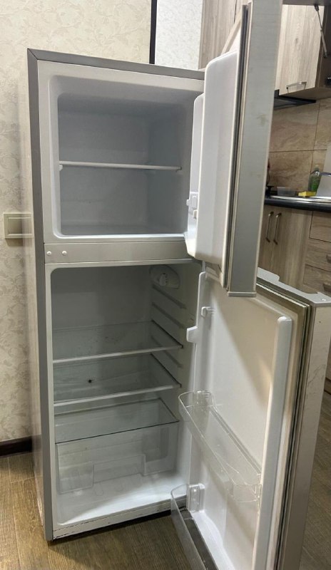 Холодильник Hyundai б/у 3 года 2