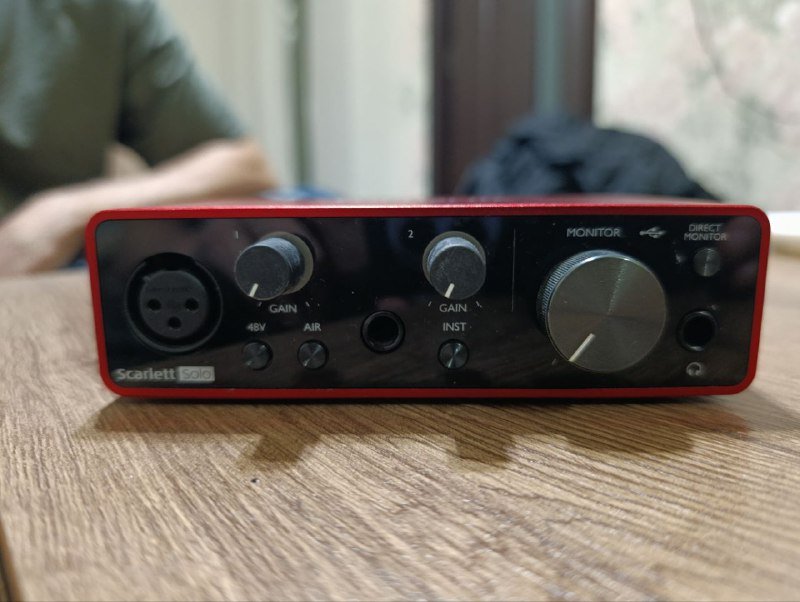 Focusrite Scarlett Solo 3rd Gen аудиоинтерфейс 2