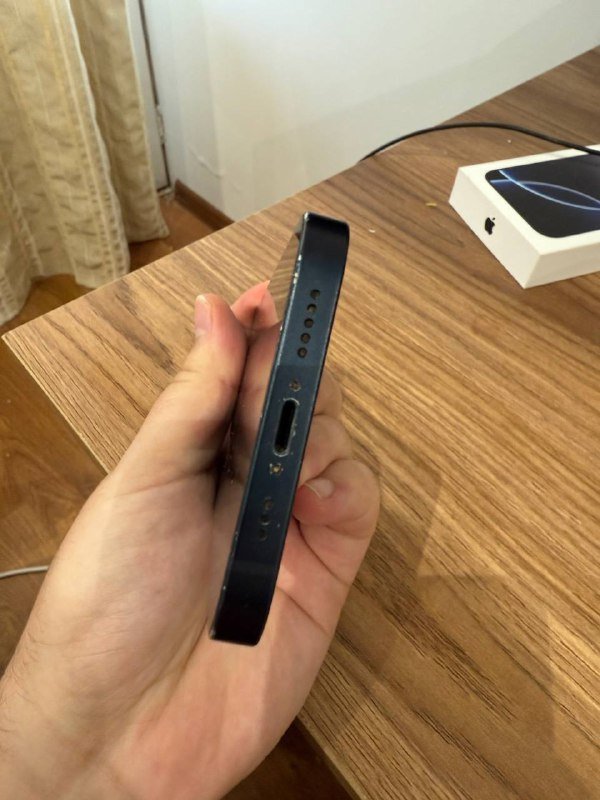 IPhone 13 3