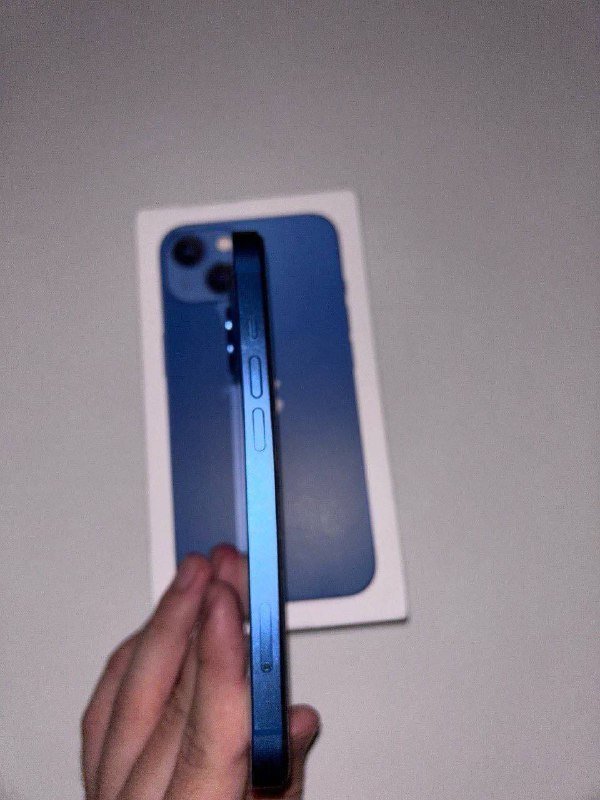 iPhone 13 с коробкой и зарядкой синий 7
