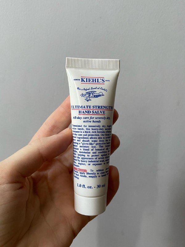 Умывалка Panoxyl, крем Kiehls, тинт Glossier, бальзам La Roche-Posay 2