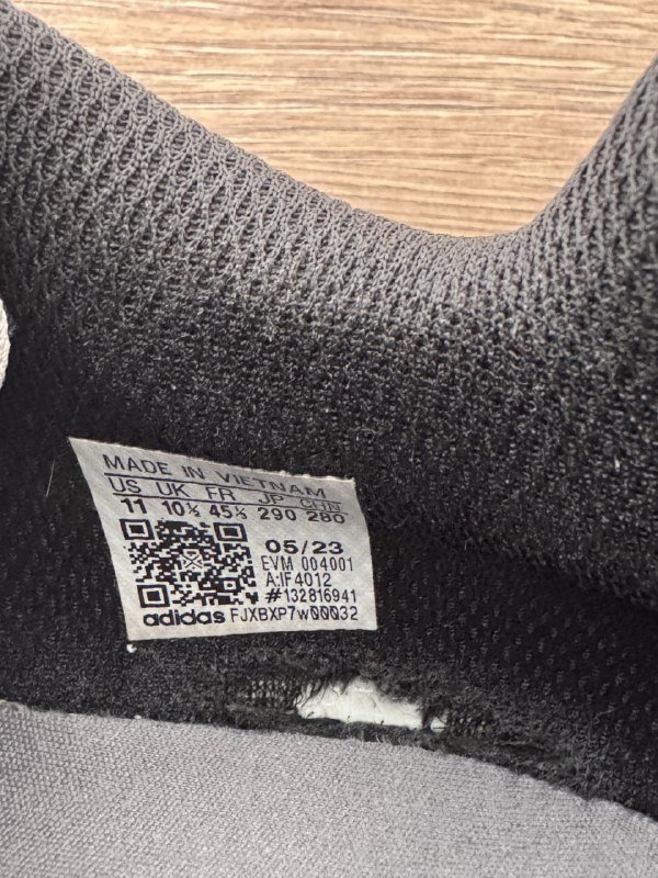 Кроссовки Adidas Ozmillen черно-серебряные, размер US 11 6