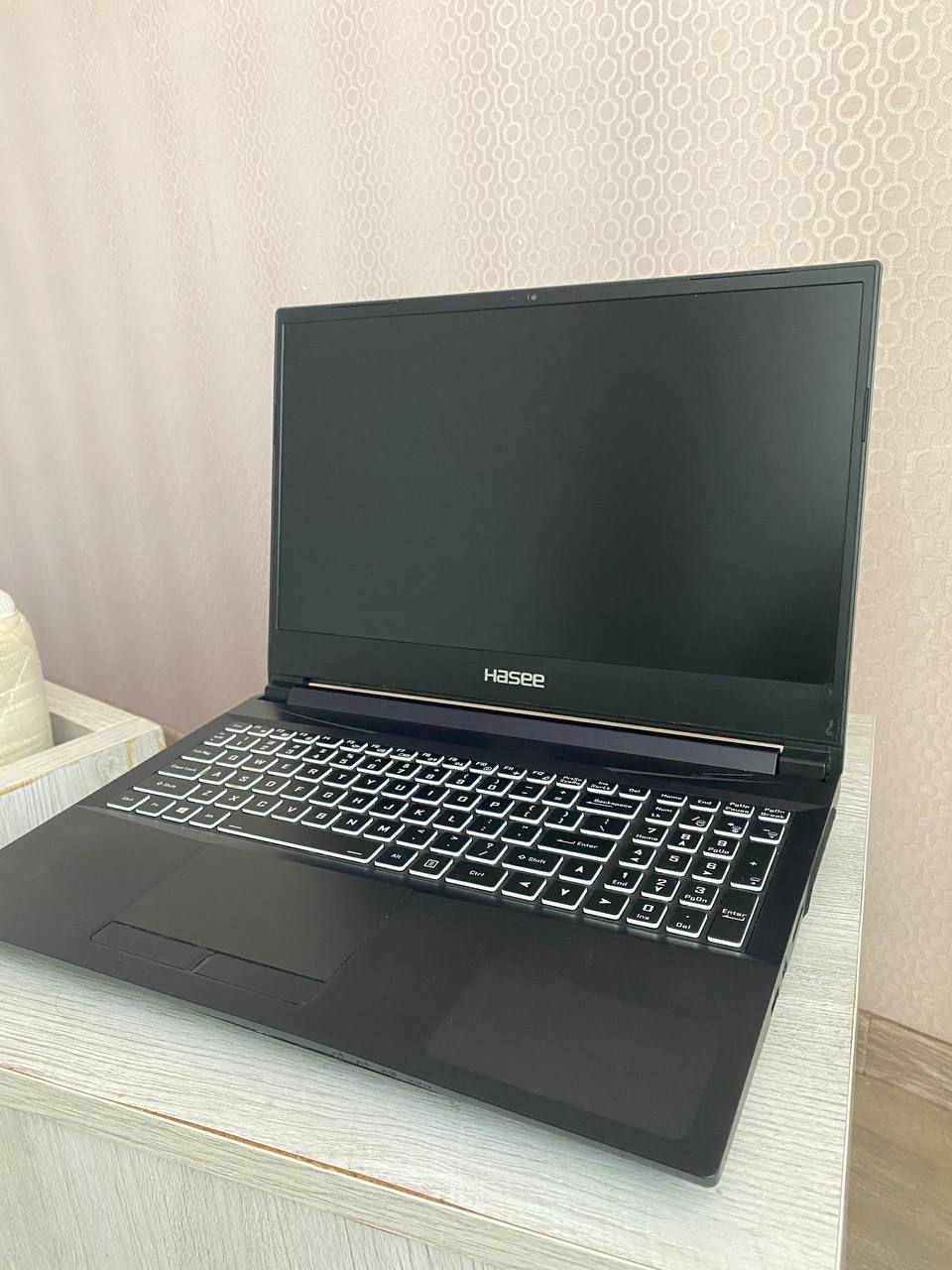 Gaming laptop Hasee Z7 GTX 1660 Ti 4
