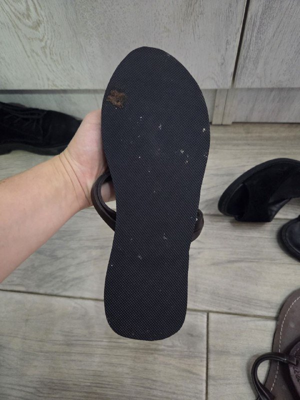 Женская обувь, черные и зеленые туфли, коричневые шлепанцы 10