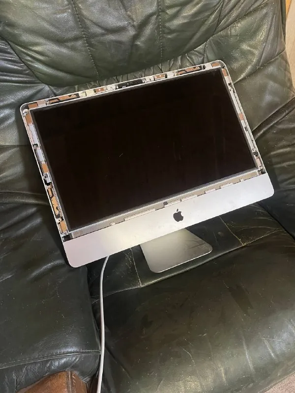 Apple iMac 21.5 Mid 2011 1