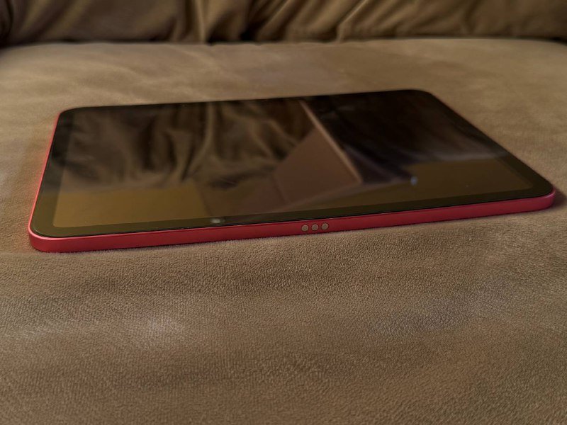 IPad с ручкой и чехлами 4