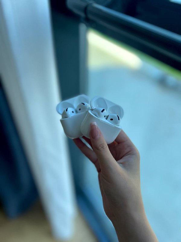 iPad Air, iPad 6 поколения, AirPods 4, Samsung Tab A 5