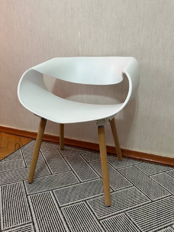 Стул-кресло, столик прикроватный, кровать надувная, лоток для щенков