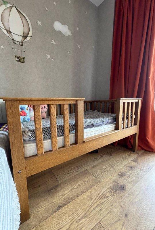 Детская кровать из дуба с матрасом