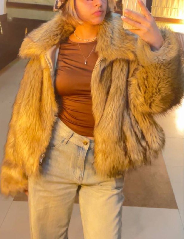 Пушистая курточка Stradivarius размеры S,M