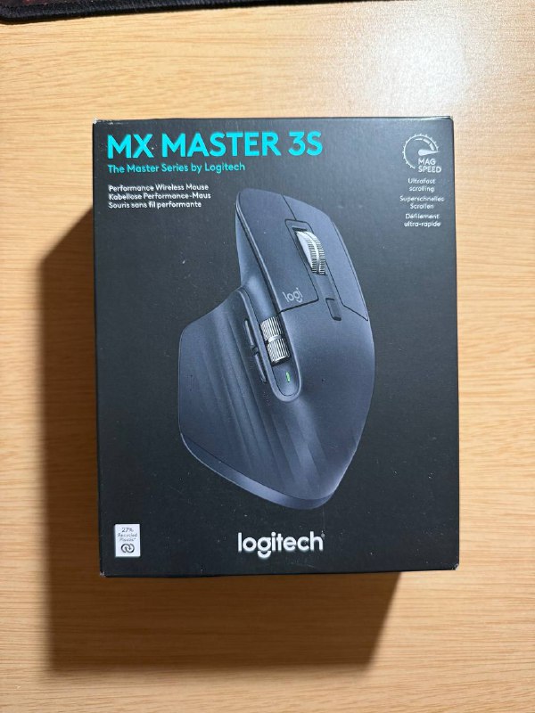 Evolver2 headset, MX Master 3S mouse, MX Keys S keyboard, wifi digital photo frame 2