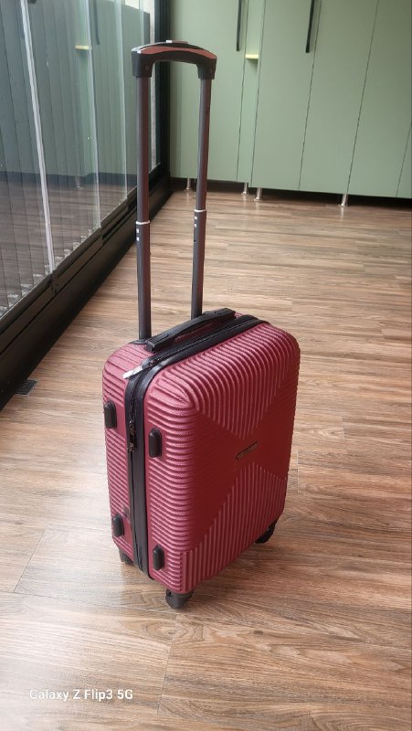 Складной стул, чемодан, рюкзак, сумки, куртка, конфетница 2