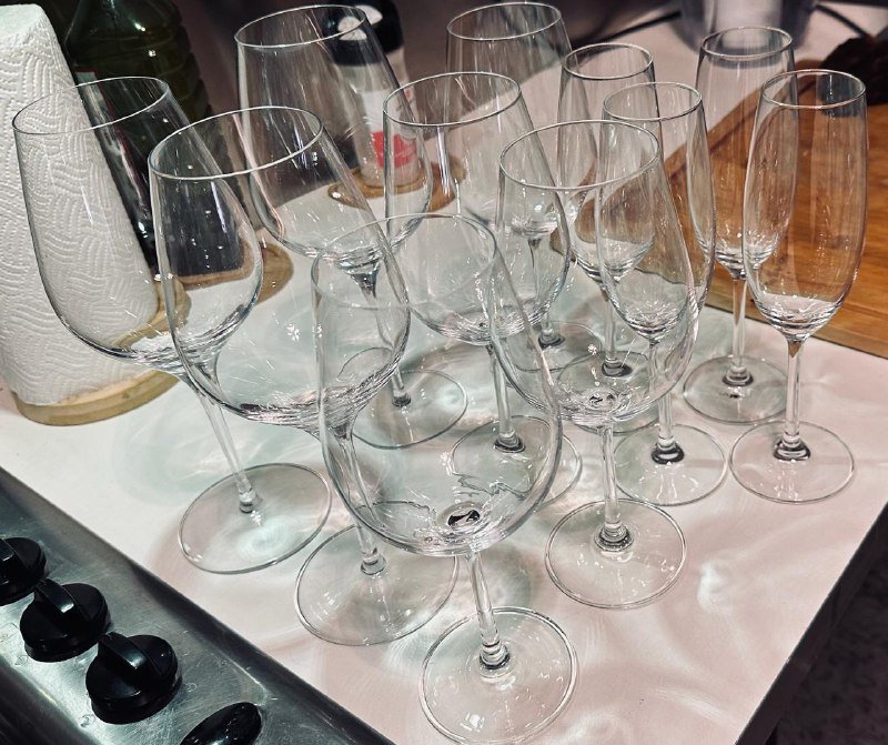 Монитор Lenovo Thinkvision p24h-20, бокалы, спортпит 4