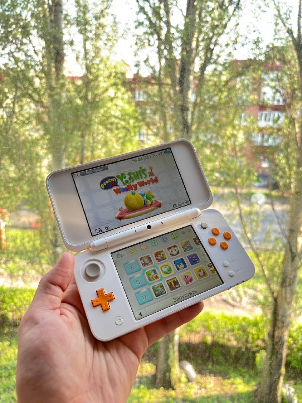 Nintendo New 2DS XL с картой 16Гб, стилус 2