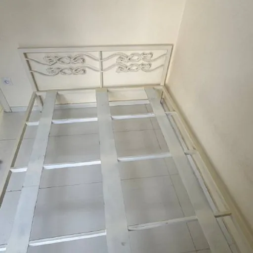 150/200 Bed with Wrought-Iron Headboard