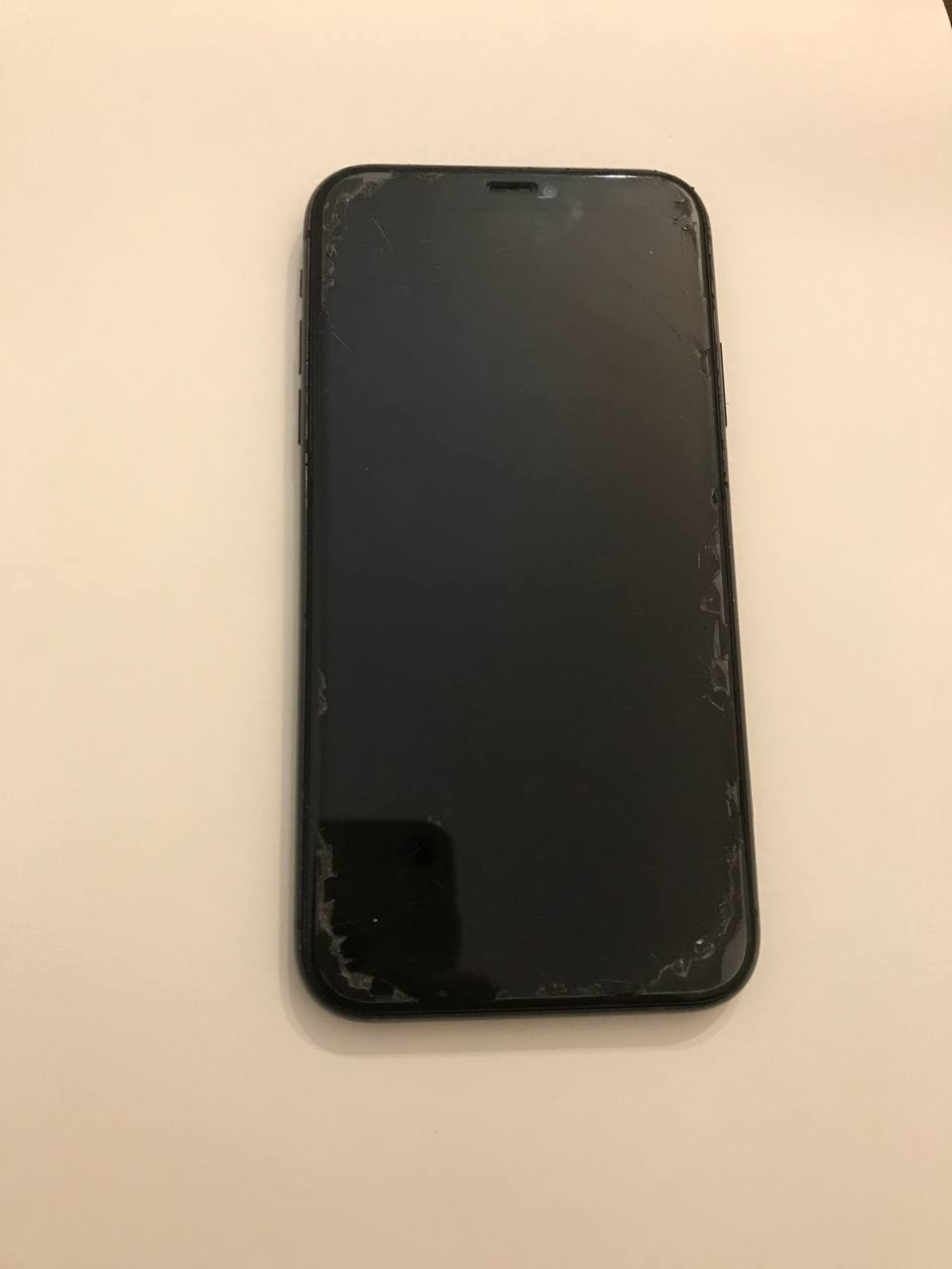 Сломанный iPhone 11 2