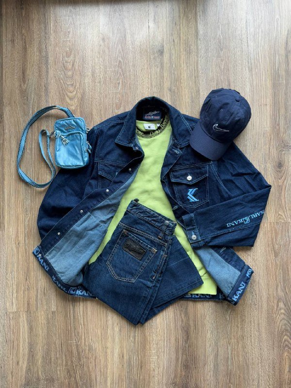 Свитшот Daily Paper, Джинсовая куртка Karl Kani, Джинсы Dsquared2, Кепка Nike, Мессенджер Kipling